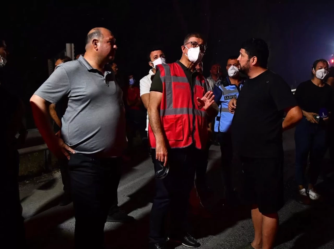 İzmir'in dört bir yanı alevlere teslim