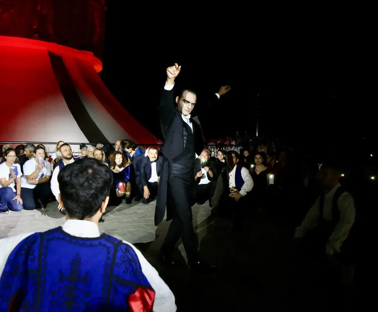 Karşıyaka Belediyesi'nden ücretsiz salon dansları kursu