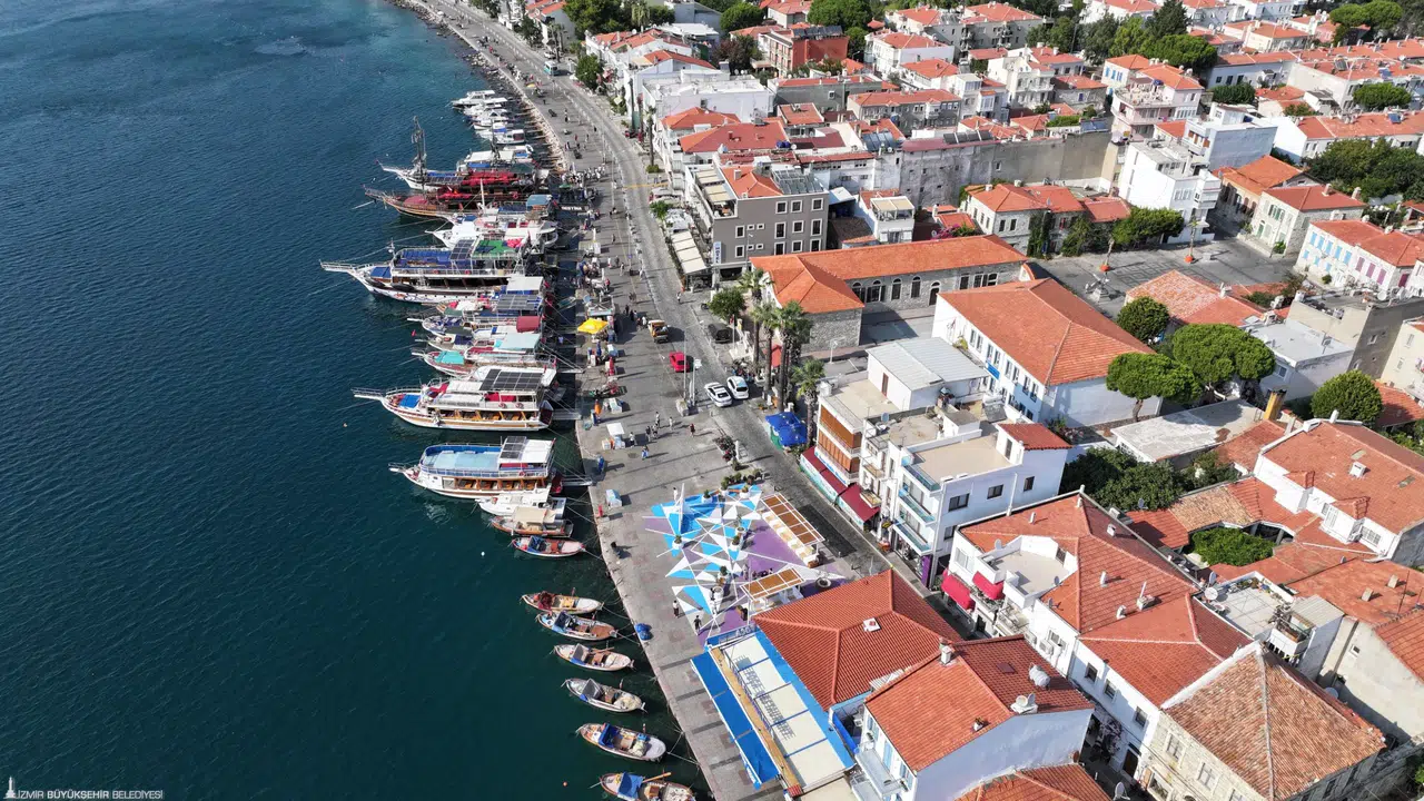 Büyükşehir’den Foça’ya kamusal dokunuş