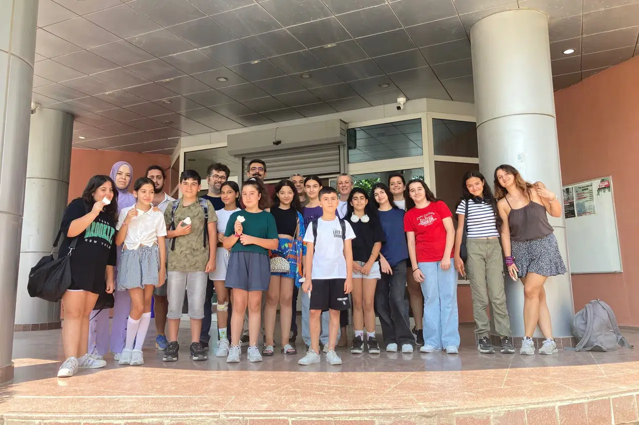 Minik kaşifler Bornova’da bilimin izinde