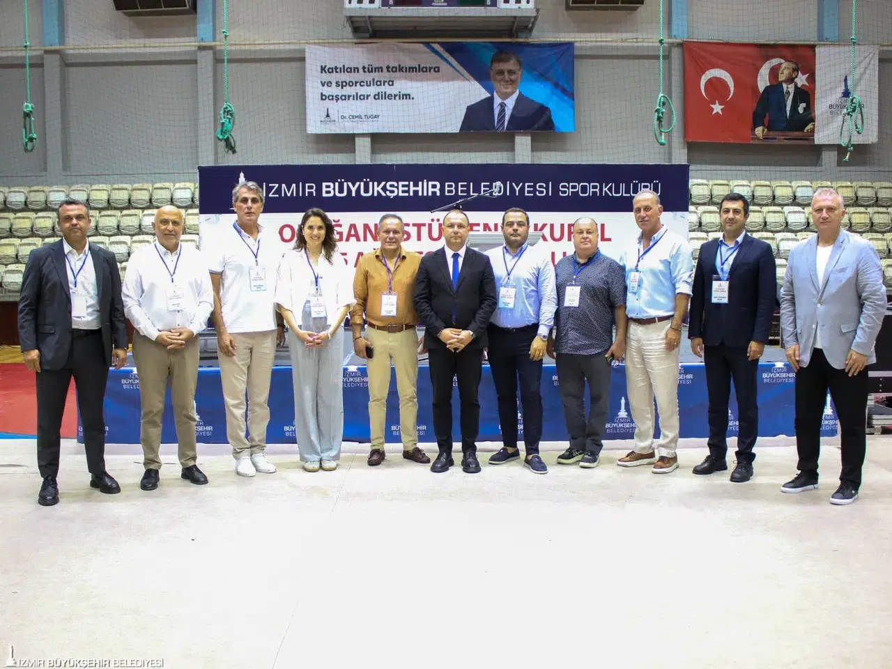 İzmir Büyükşehir Spor Kulübü’nde bayrak değişimi