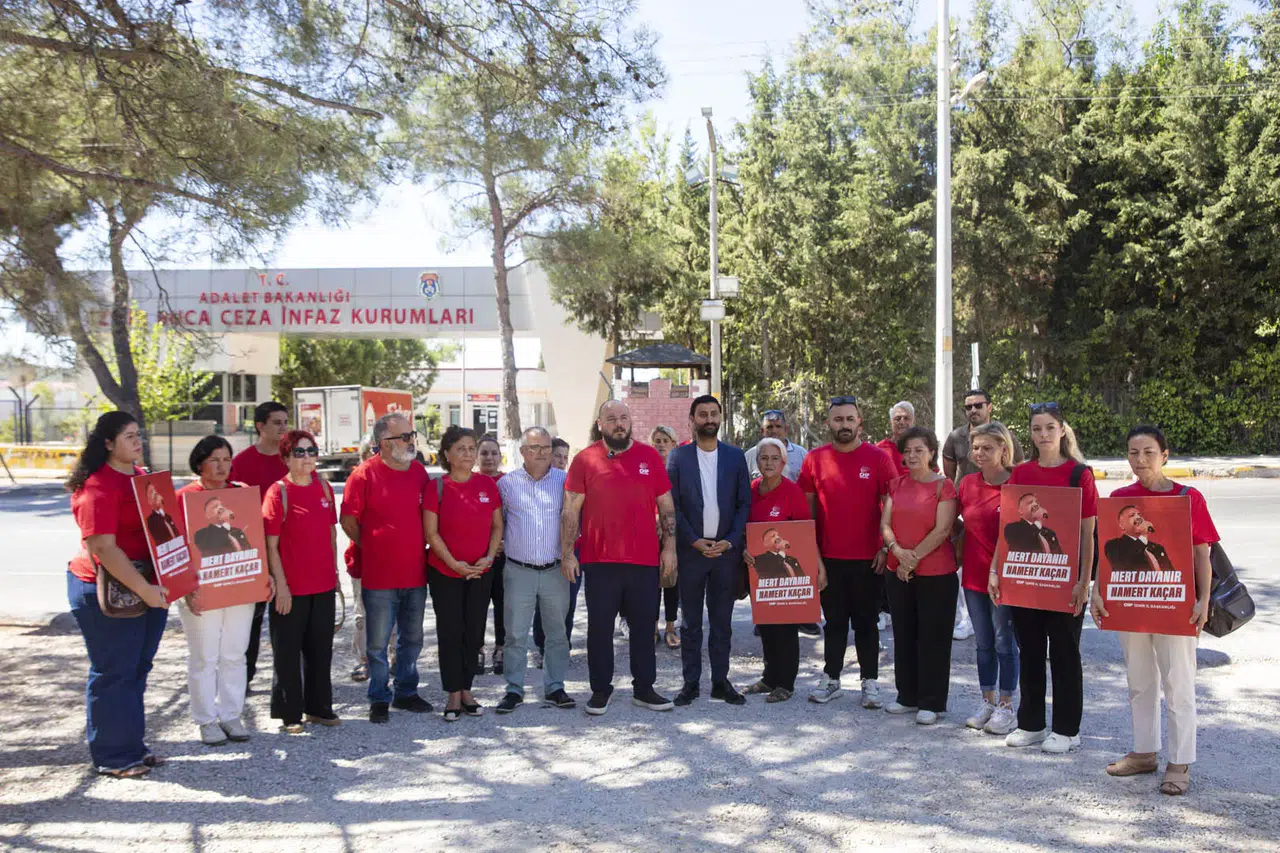 CHP Güzelbahçe Tutuklu Başkanlar İçin Eylemde