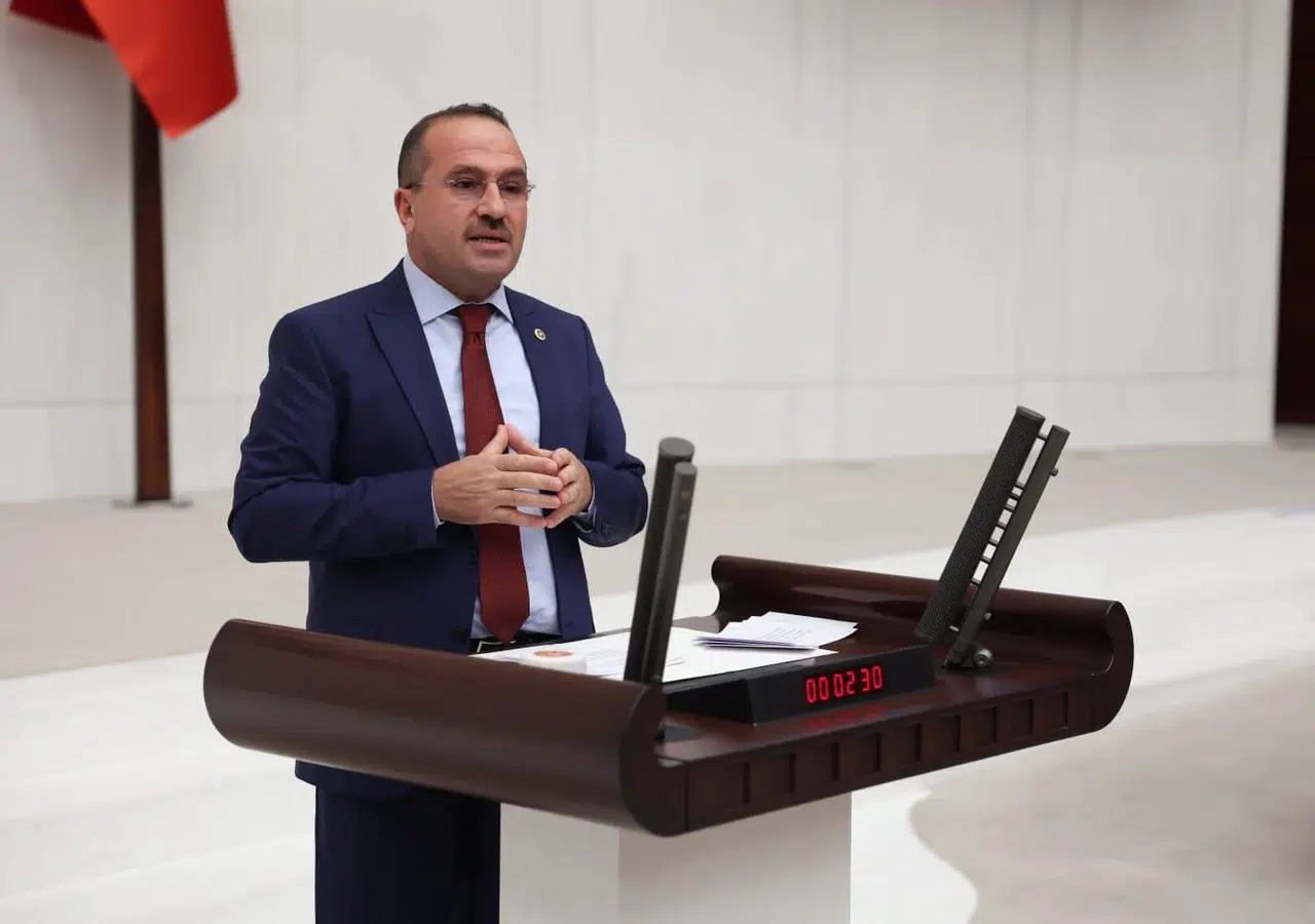 AK Partili Kırkpınar’dan Tugay’a alkış eleştirisi