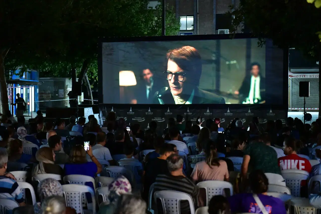Çiğli’de yaz coşkusu: Müzik, tiyatro, sinema ve renkli atölyeler