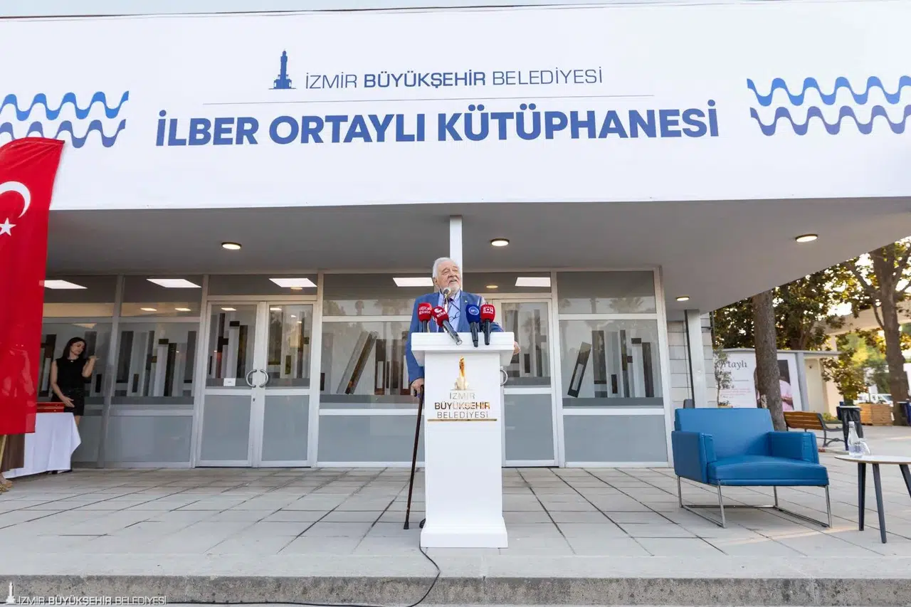 Prof. Dr. İlber Ortaylı kendi adını taşıyan kütüphaneyi açtı