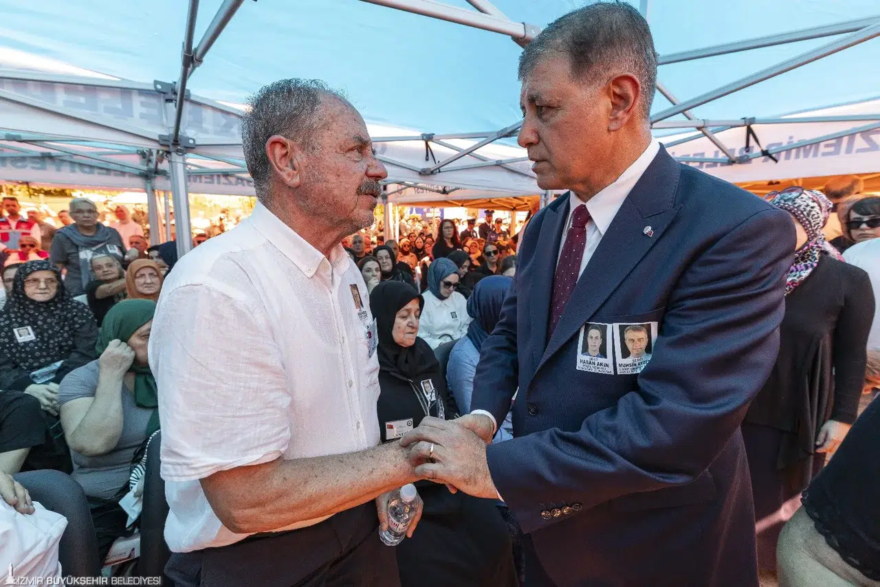 İzmir’in şehitlerine veda