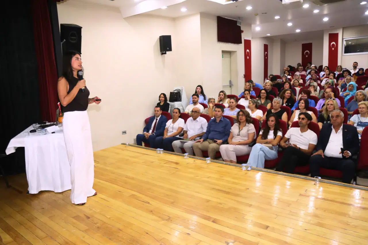 Bayraklı'da sağlıklı ve dengeli beslenme semineri