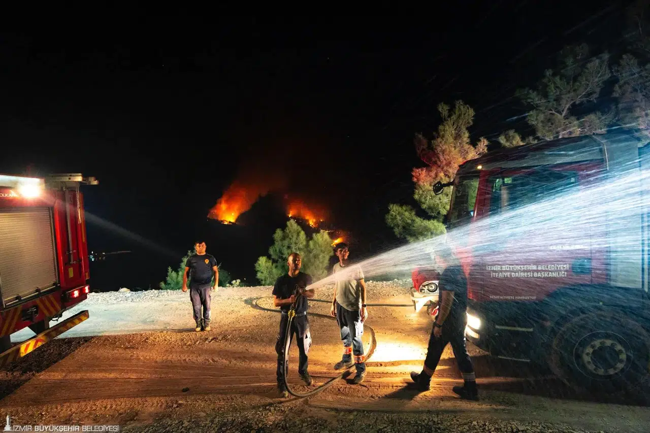 İzmir İtfaiyesi şimdi de Denizli için ter döküyor
