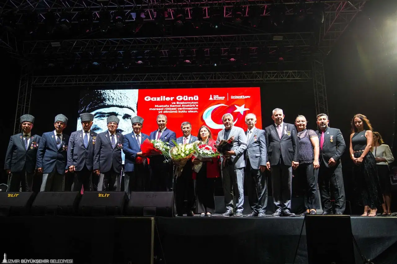 Başkan Tugay: Özgürlüğümüzü şehitlerimizin canına ve gazilerimizin cesaretine borçluyuz