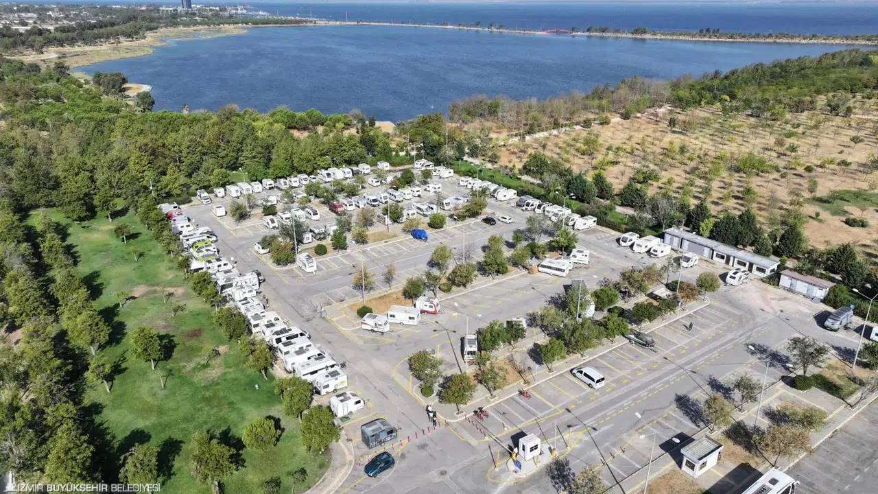 Karavancıların tercihi İnciraltı Karavan Parkı