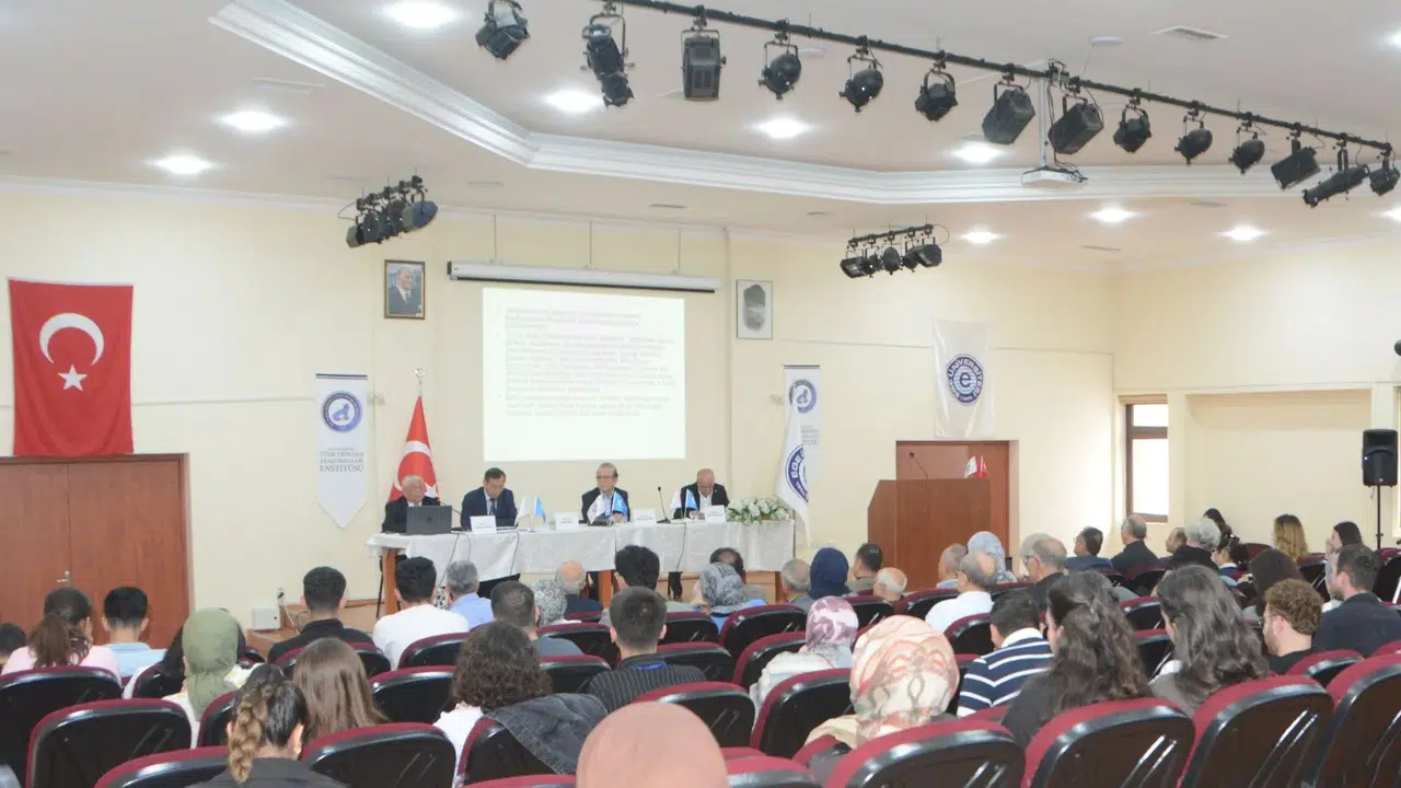 EÜ’de “Doğu Türkistan’da Asimilasyon ve Soykırım” anlatıldı