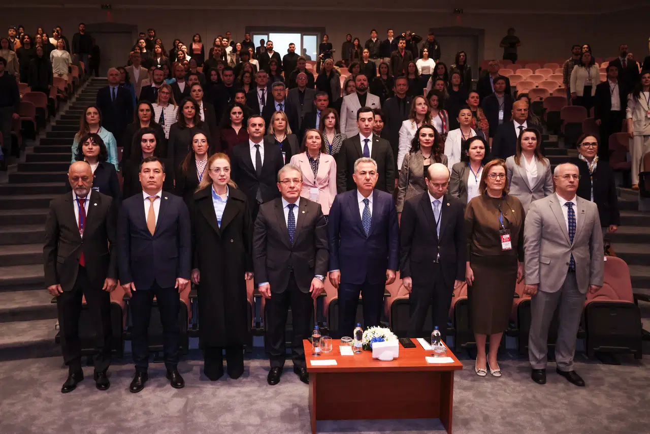 DEÜ EV SAHİPLİĞİNDE “ULUSLARARASI AİLE SEMPOZYUMU” BAŞLADI: GÜÇLÜ AİLE, GÜÇLÜ GELECEK