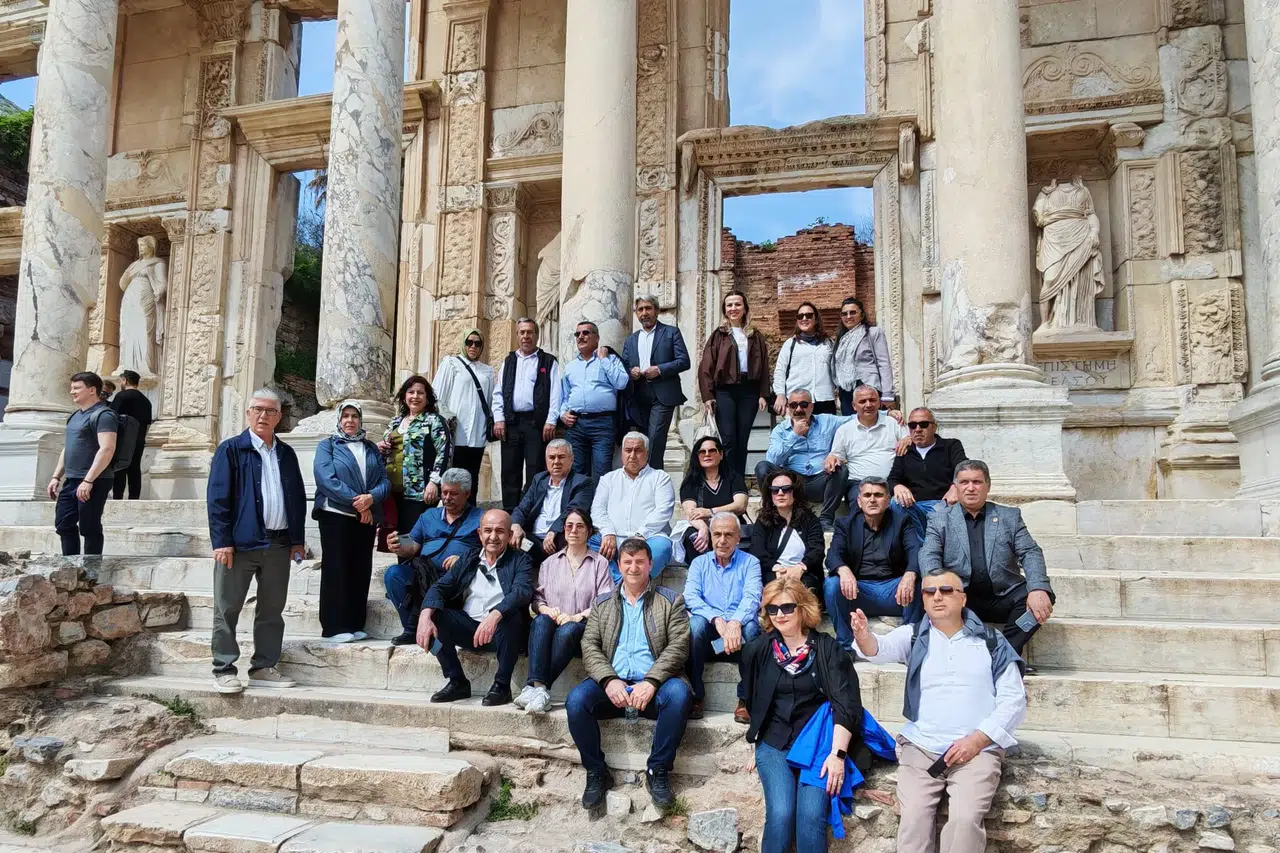 Bornova Muhtarlar Akademisi’nden anlamlı final