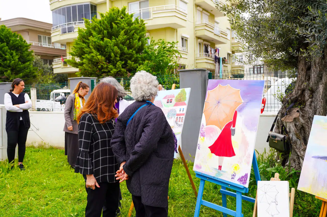 Seferiçınar’da sanatla yaş alan hayatlar