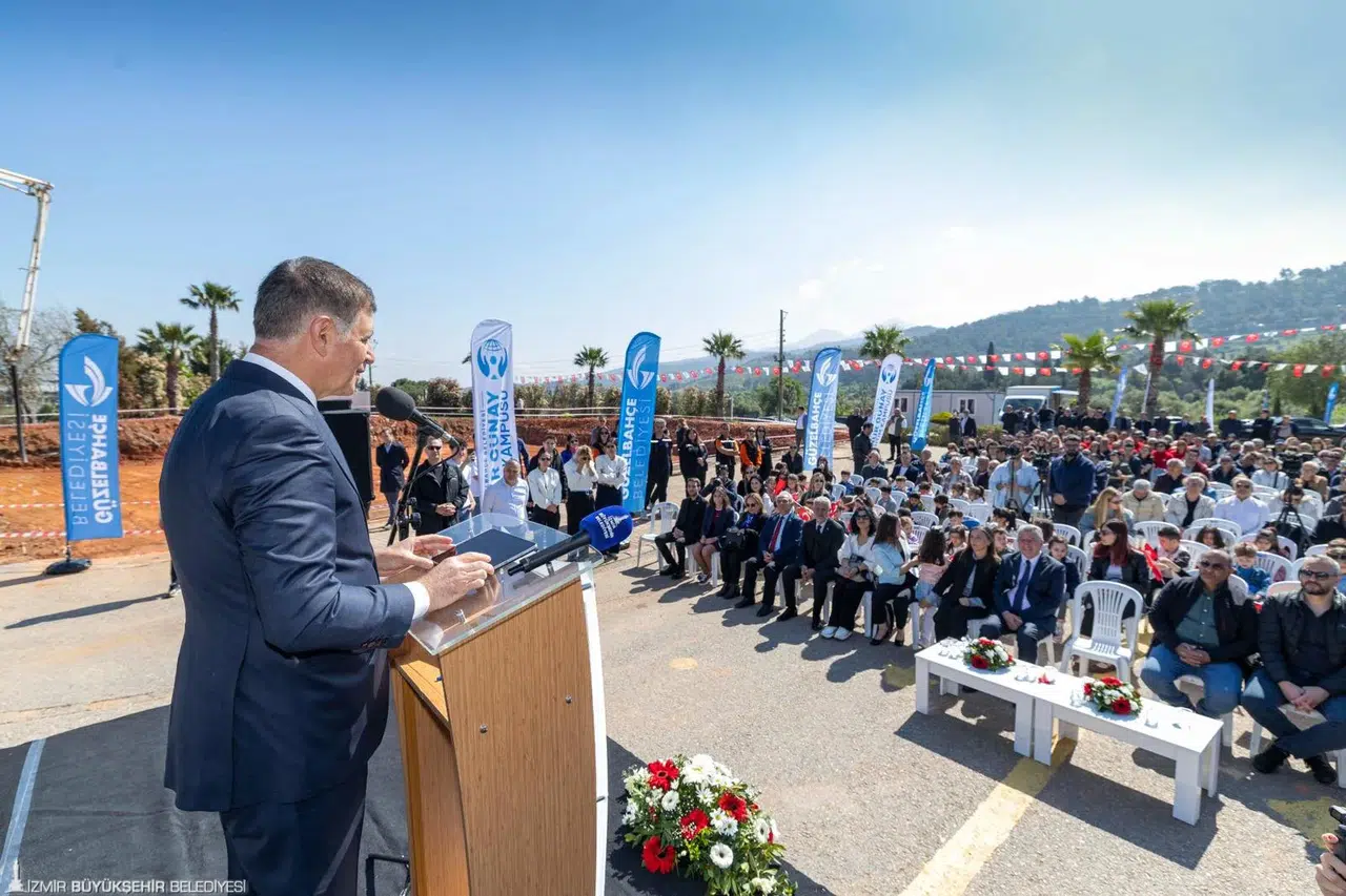 Başkan Tugay: Her zaman Güzelbahçe halkının yanında olacağım