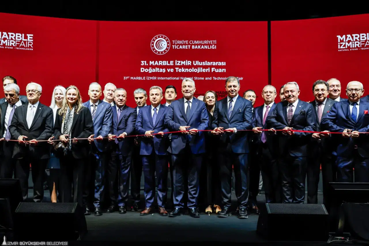 Doğal taşın kalbi İzmir’de atıyor