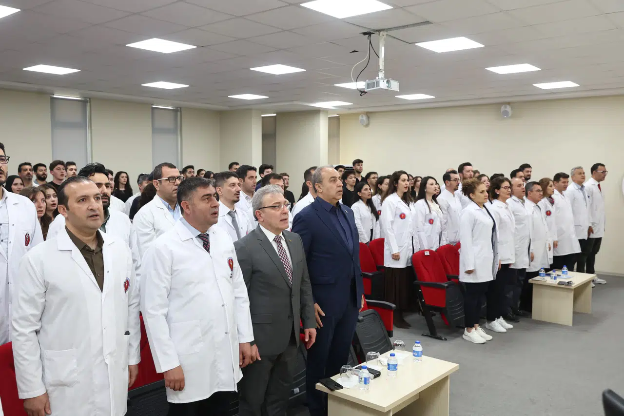 DEÜ VETERİNER FAKÜLTESİNDE BEYAZ ÖNLÜK HEYECANI