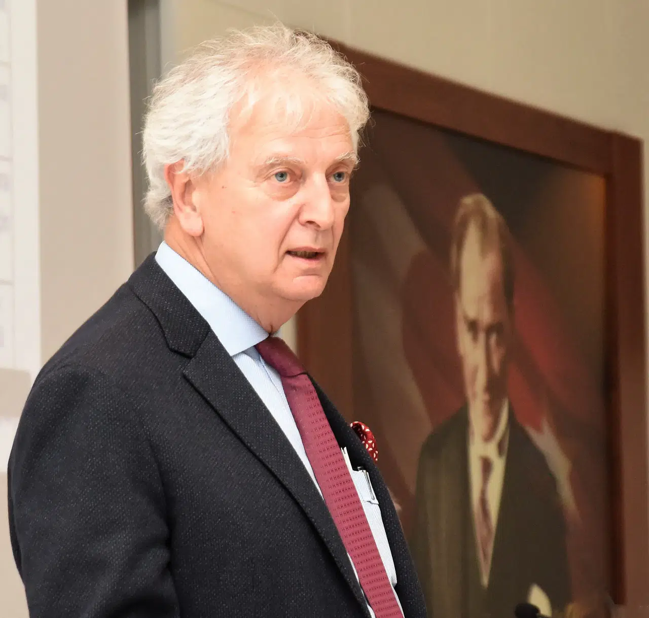 “ÇOCUKLARIMIZIN GÜVENLE BÜYÜDÜĞÜ BİR GELECEK İNŞA ETMEK SORUMLULUĞUMUZ”