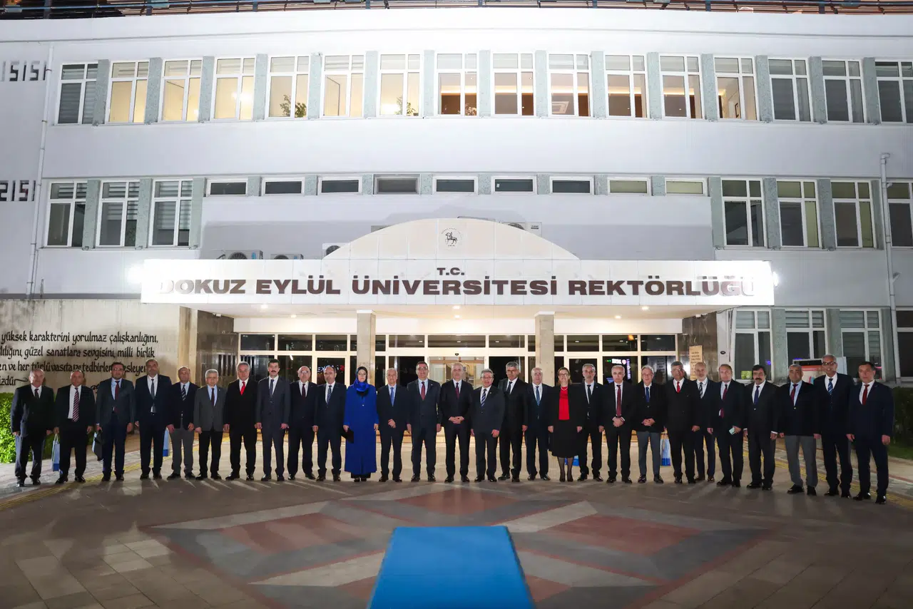 YÖK BAŞKANI EROL ÖZVAR, DEÜ EV SAHİPLİĞİNDE EGE BÖLGESİ REKTÖRLERİ İLE BULUŞTU
