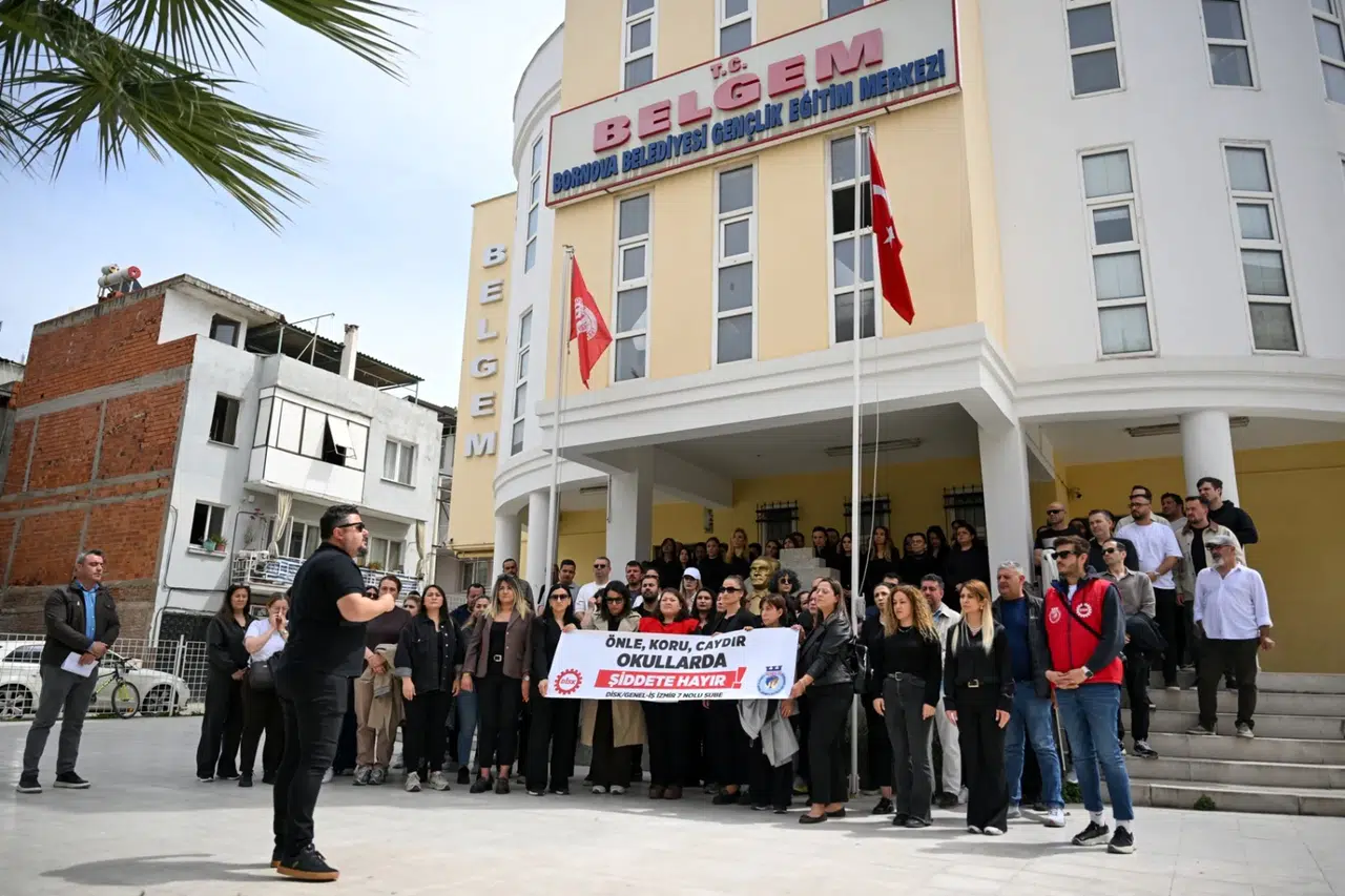 Bornova’dan okullarda şiddete karşı tek ses:‘Karanlığa teslim olmayacağız!’”