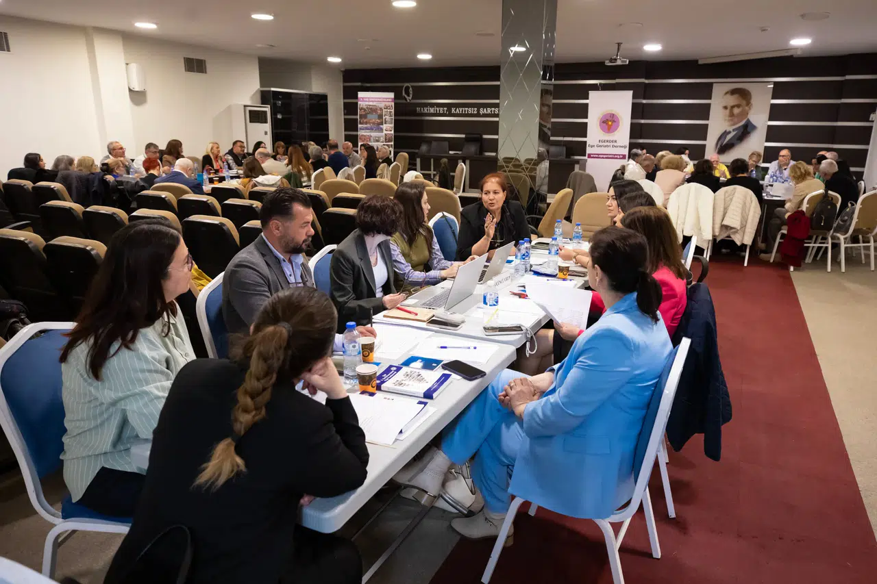 NARLIDERE, 3. YAŞ ÜNİVERSİTELERİ ÇALIŞTAYINA EV SAHİPLİĞİ YAPTI