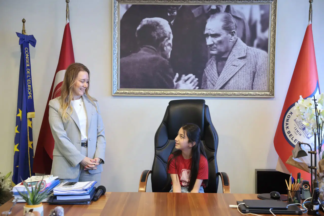 Başkan Mutlu makamını çocuklara devretti