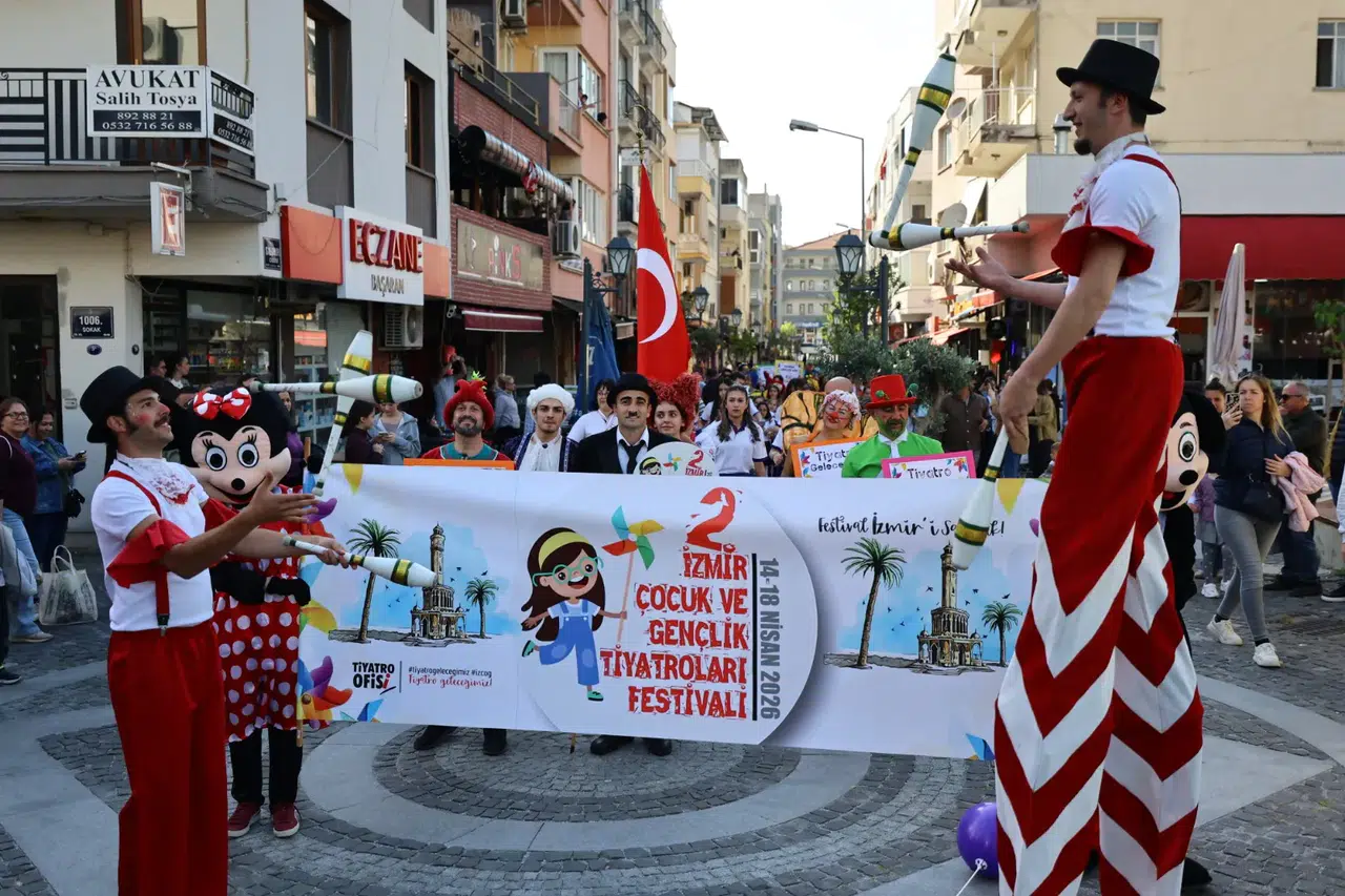 EFES SELÇUK’TA ÇOCUK VE GENÇLİK TİYATROLARI FESTİVALİ COŞKUSU