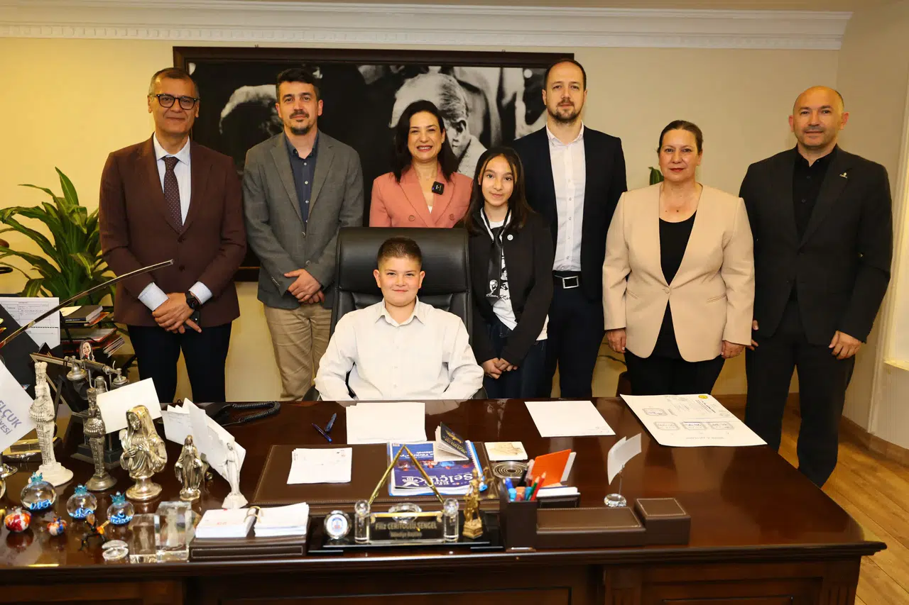 EFES SELÇUK’TA 23 NİSAN COŞKUSU: ÇOCUKLAR BAYRAMLARINI ŞENLİKLE KUTLADI