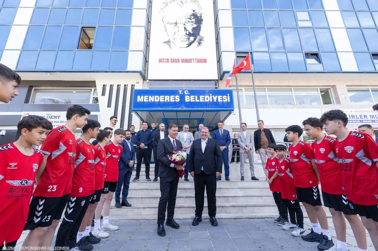 Başkan Tugay'dan Menderes'e teşekkür turu