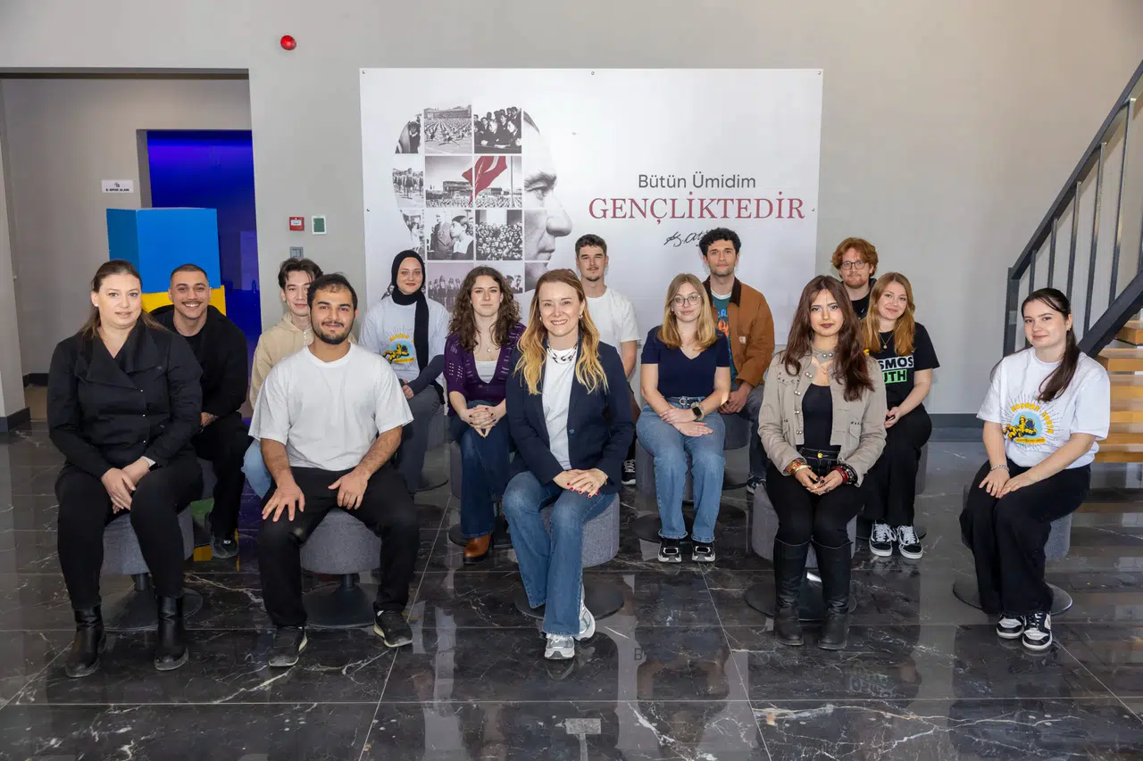 Başkan Mutlu Ferdi Zeyrek Gençlik Merkezi’nde gençlerle buluştu