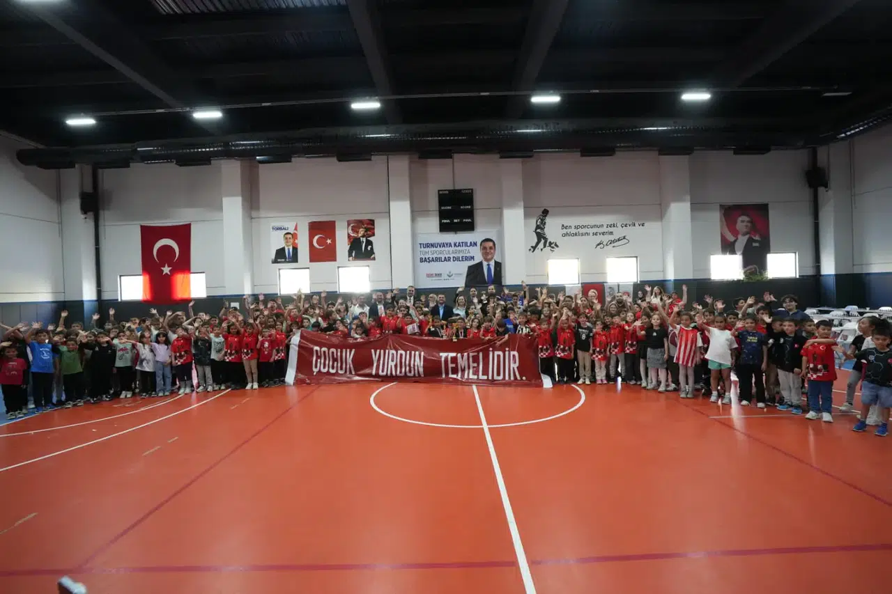 TORBALI’DA SATRANÇ ŞÖLENİ: 208 SPORCU AYNI MASADA BULUŞTU