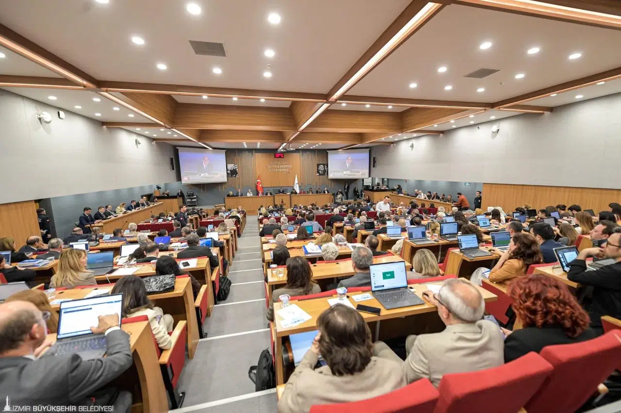 “İzmir dezenformasyon baskısı altındadır”