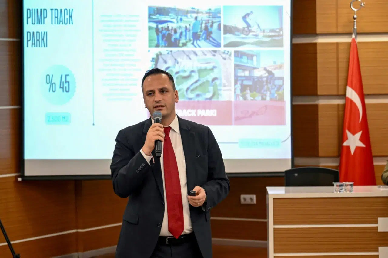 Ömer Eşki: “Gece gündüz çalıştık, Bornova’yı geleceğe hazırlıyoruz”