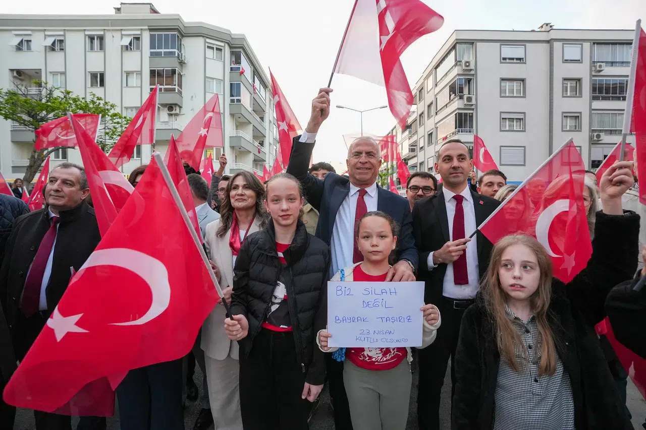 Gaziemir’de 23 Nisan coşkusu kortejle taçlandı