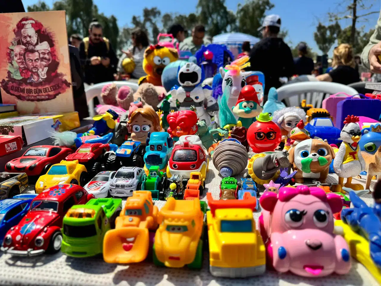 Karşıyaka’da ‘Çocuklar için 2. El Pazarı’na büyük ilgi