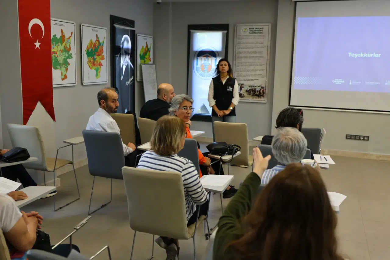 EFES TARLASI YAŞAM KÖYÜ’NDE BOKAŞİ EV TİPİ KOMPOST EĞİTİMİ DÜZENLENDİ