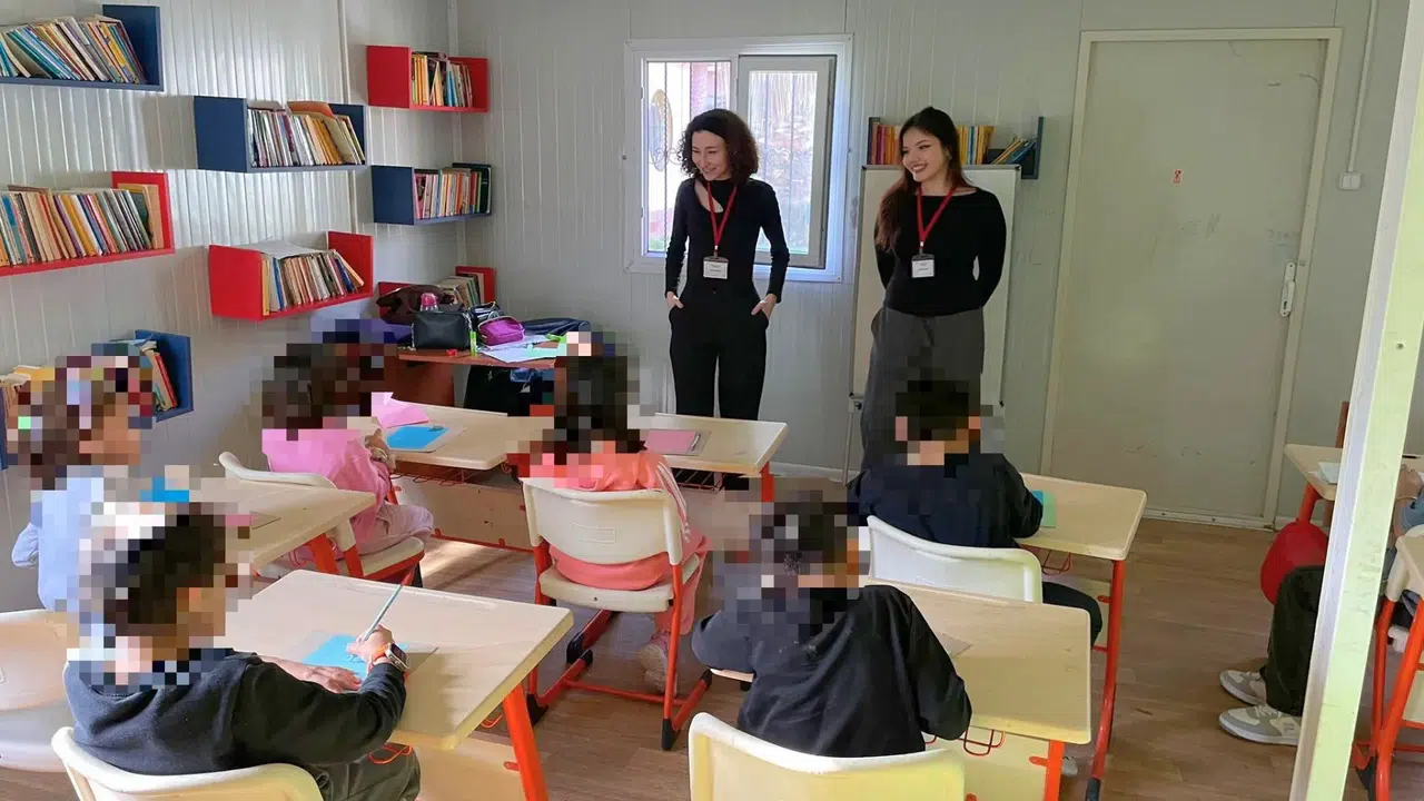 Genç iletişimciler “Renkli Kalpler Atölyesi” ile çocukların dünyasına dokundu