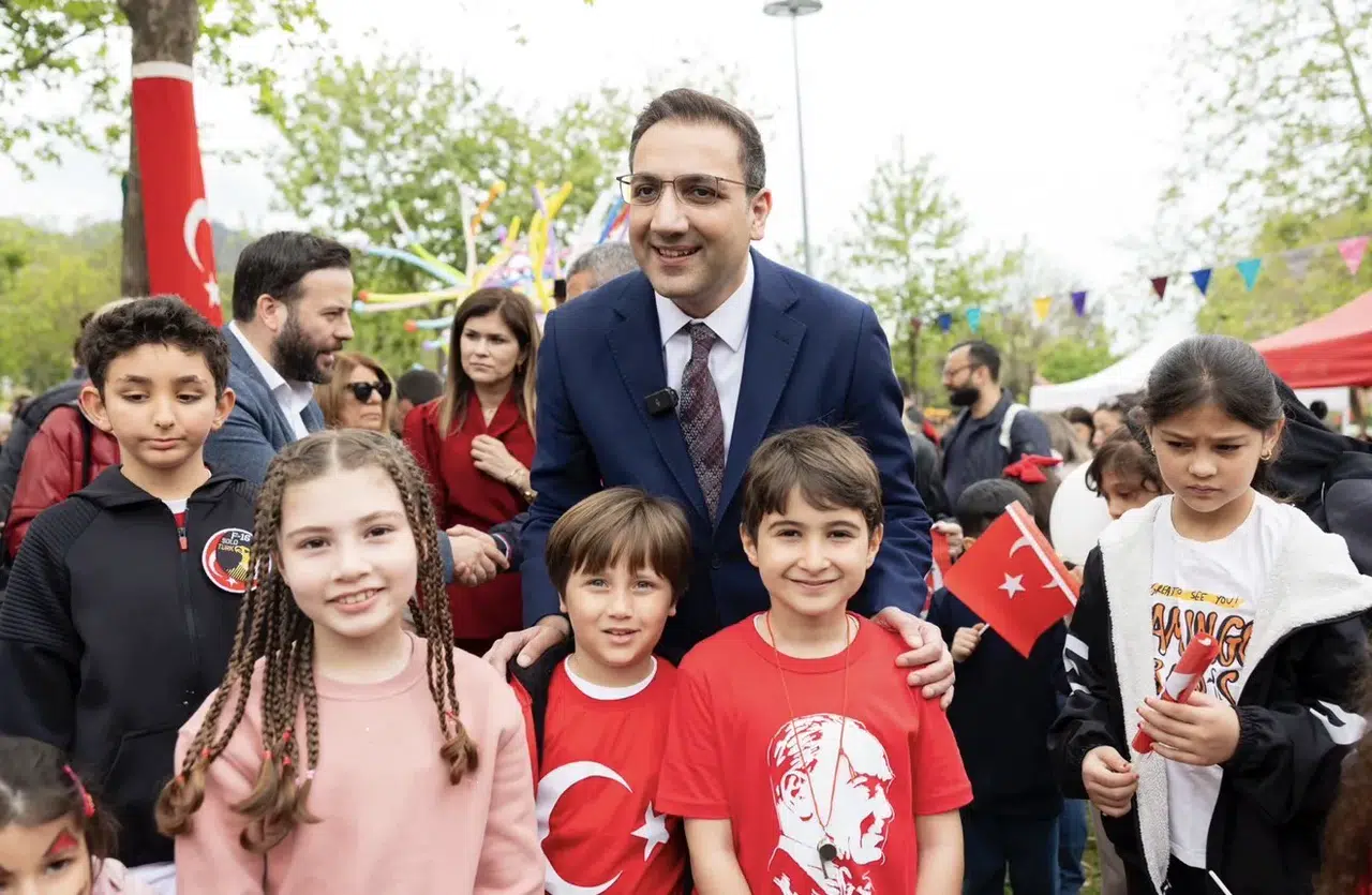 Balçova’da 23 Nisan Coşkusu Zirveye Ulaştı: Meydanlar Çocukların Neşesiyle Doldu