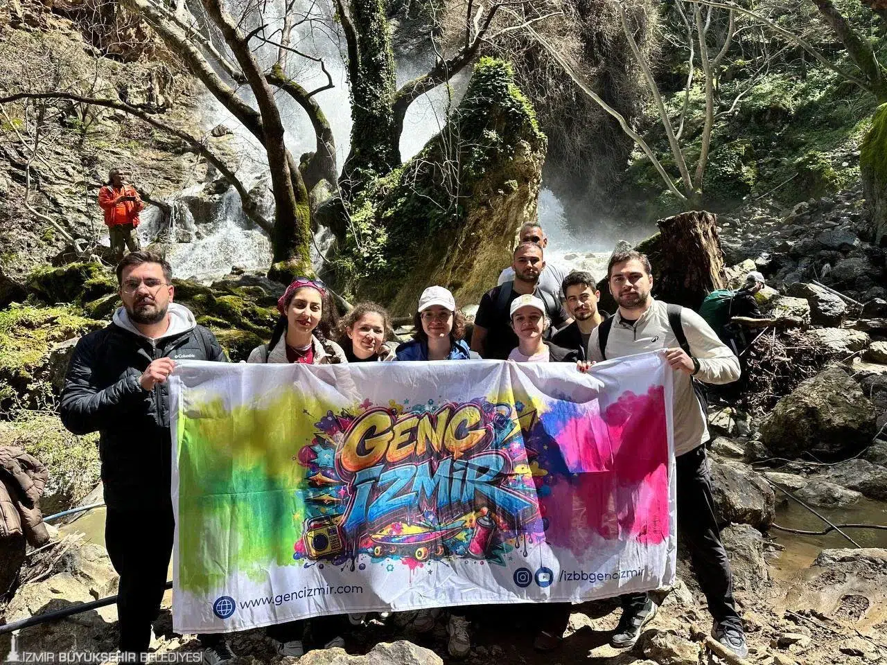 Efes Mimas Yolu’nda bahar yürüyüşü