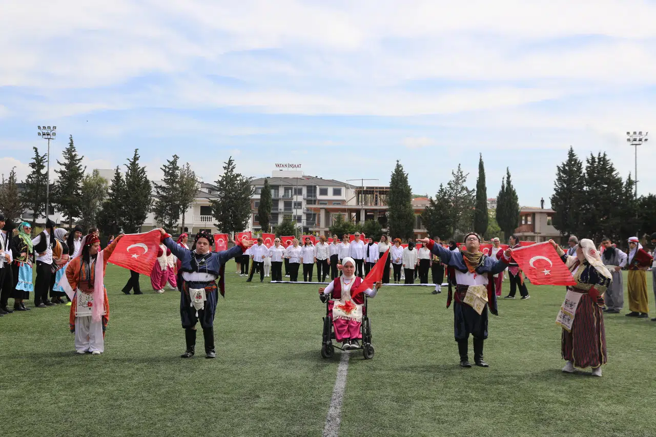 19 Mayıs Atatürk'ü anma ve Gençlik Spor Bayramı çoşkuyla kutlandı