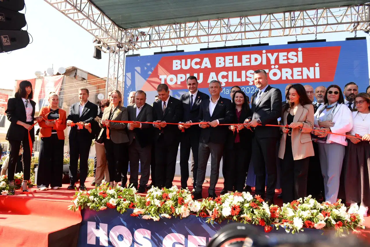 Buca’da Özgür Özel’in katılımıyla 16 vizyon proje hizmete açıldı