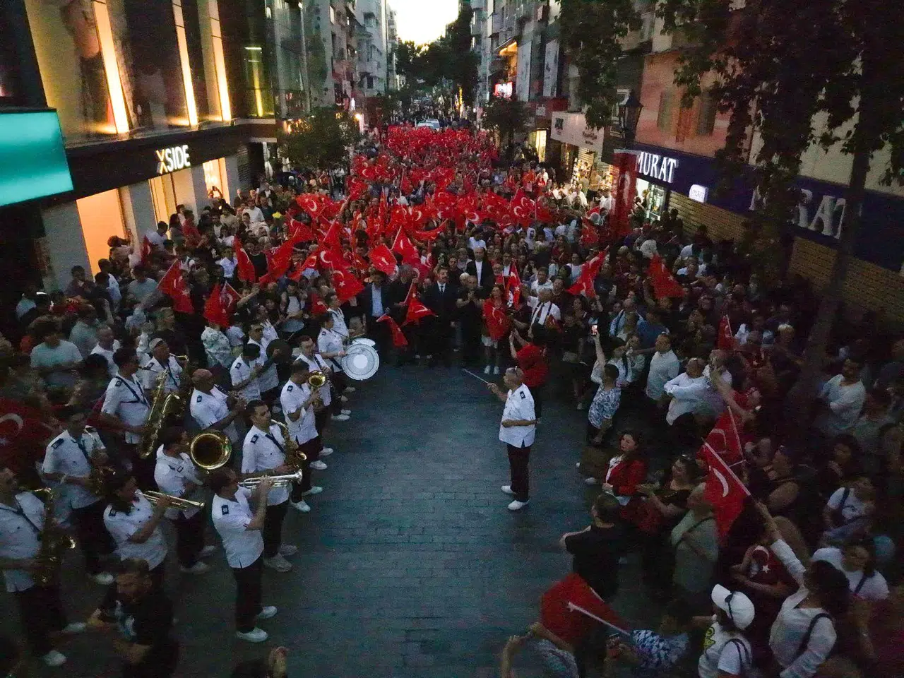 Karşıyaka’da omuz omuza 19 Mayıs yürüyüşü!