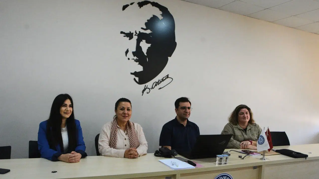 EÜ Hemşirelik Fakültesinde “MAXQDA ile Veri Analizi Atölyesi” düzenlendi