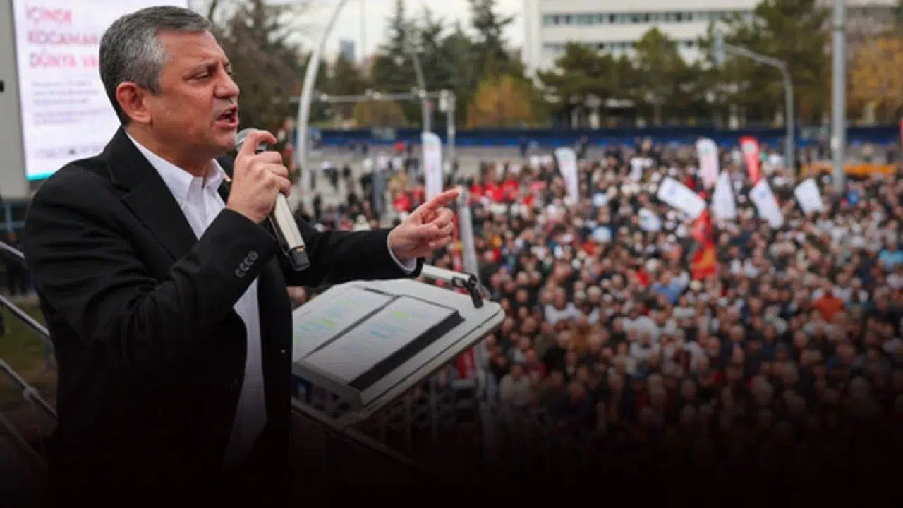 Cumhuriyet Meydanı'ndan İzmirlilere Mesaj: Otobüs Üstünden Seslenecek!