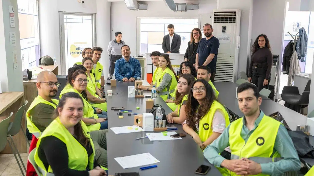 AHBAP gönüllüleri Gülşah Durbay Gençlik Merkezi’ne üye oldu