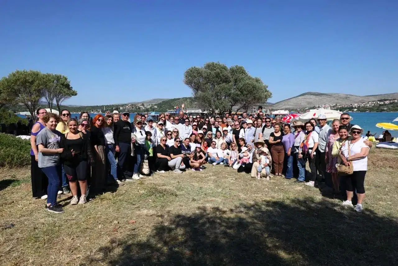 Çeşme’de unutulan Hıdırellez geleneği Yassıada’da yeniden yaşatıldı