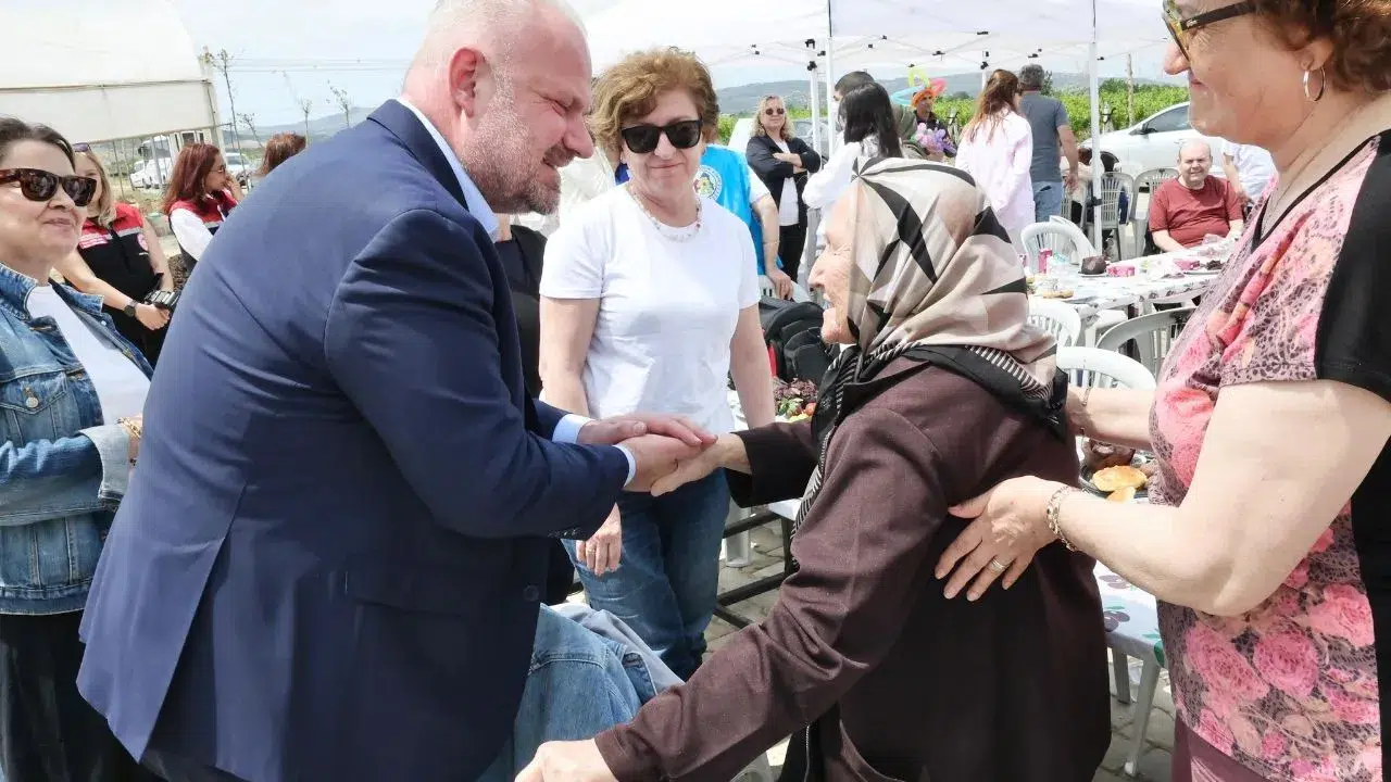 “Birlik ve dayanışma içinde bir bayram diliyorum”