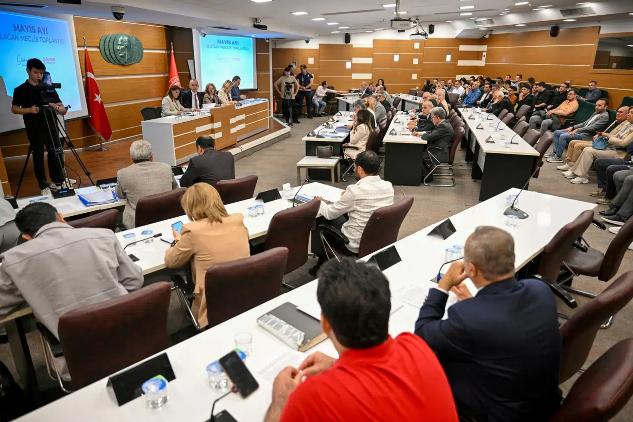 Bornova Belediyesi’nde 2025 kesin hesabına meclis onayı