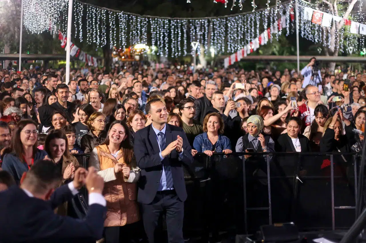 19 Mayıs gençlik sahnesi Küçükpark’ta kuruldu