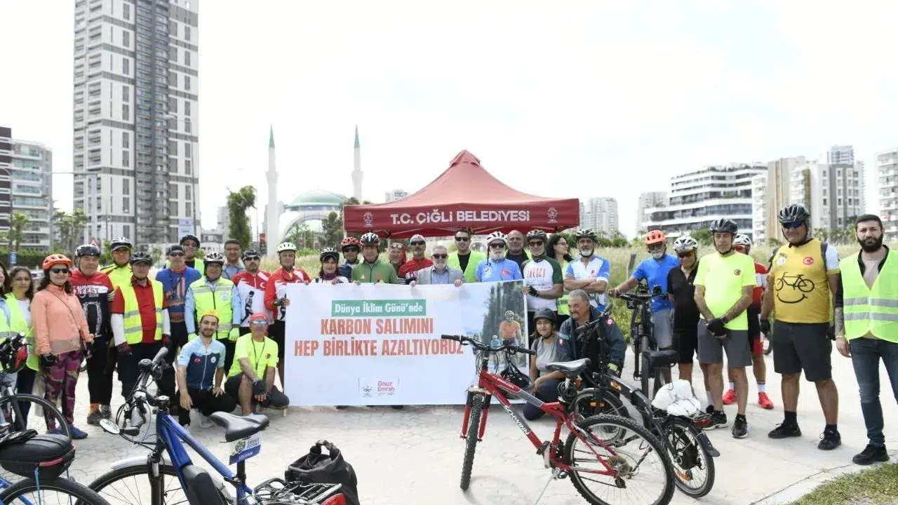 Çiğli’de İklim Mesajı: Bisiklet Turu ve Çevre Temizliği